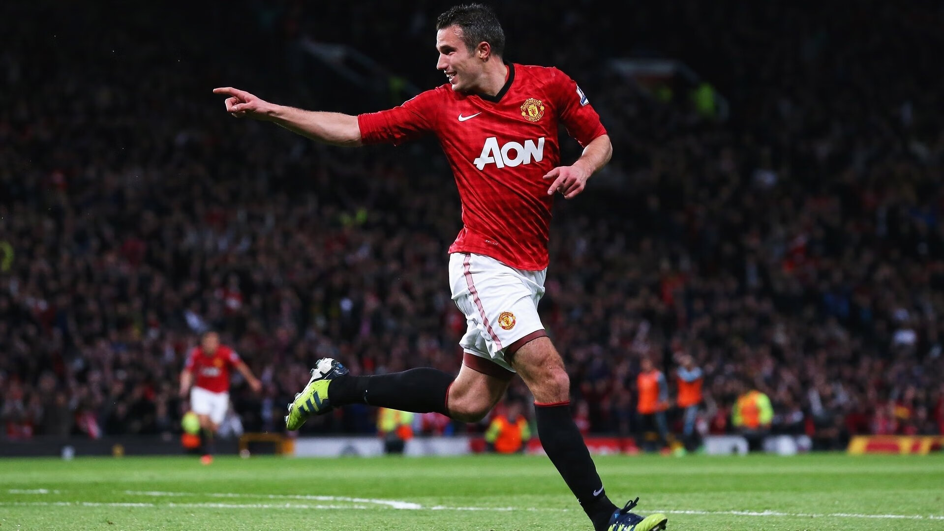 开云体育在线-皇马边锋单挑突破成为得分关键，皇马套右边锋